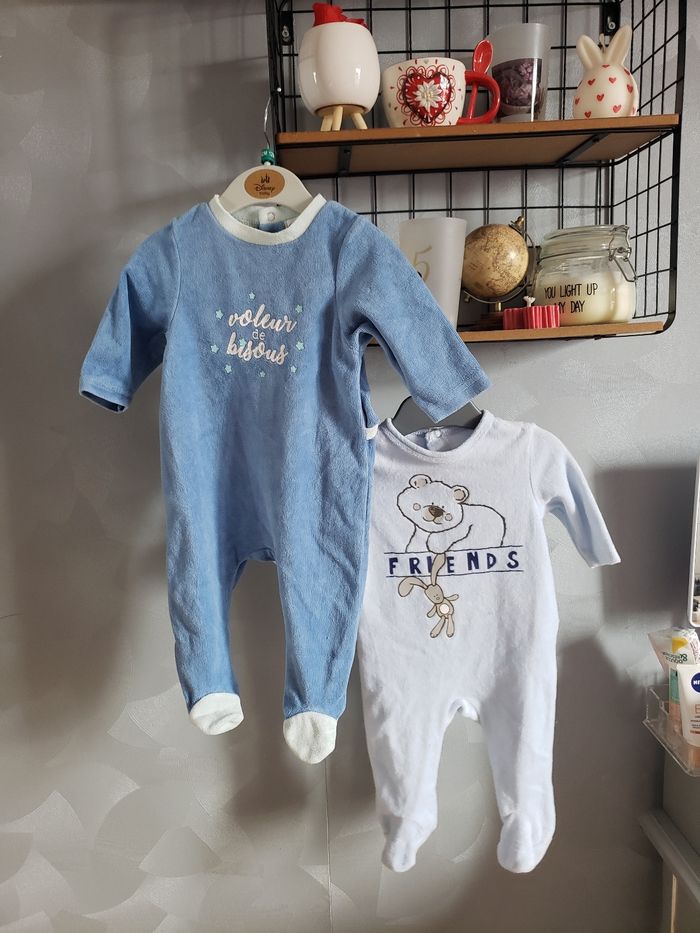 Lot de 2 pyjamas 🎀 mots d'enfants et bebe reve 3 mois 2€50 - photo numéro 2