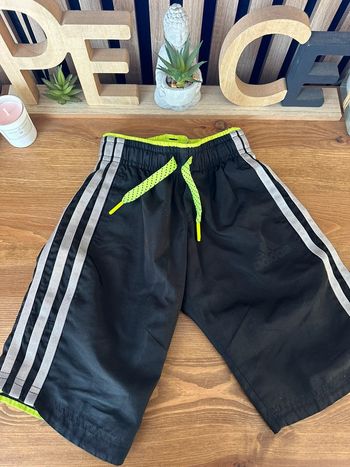 Short noir Adidas 18/24 mois