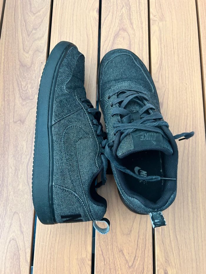 Baskets Nike noir taille 43 - photo numéro 2