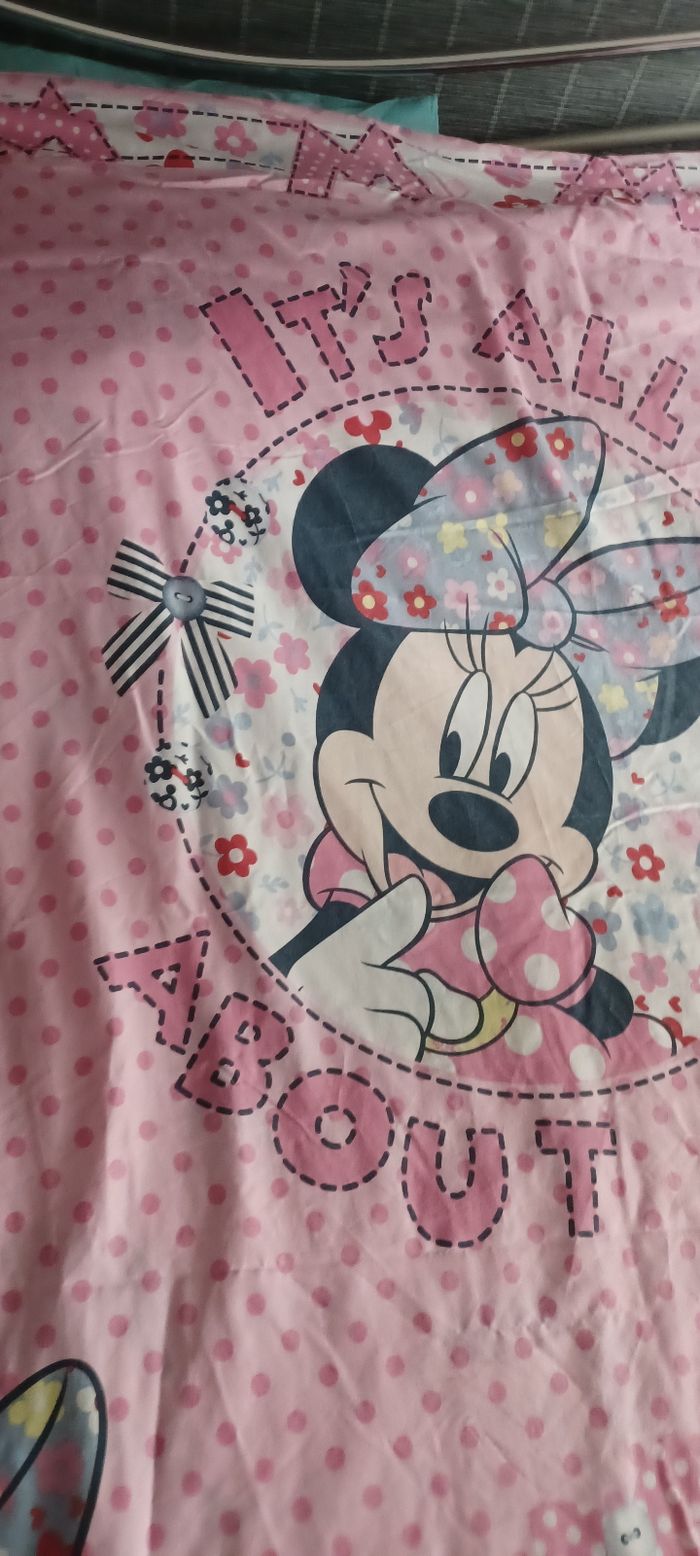 Très jolie housse de couette Une personne sans taie - photo numéro 2