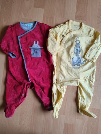 Lot 2 pyjamas en 6M