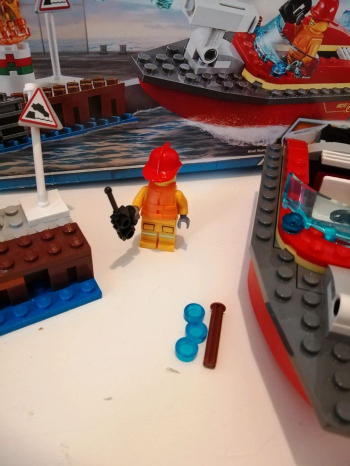 Lego city "L'incendie sur le quai" - photo numéro 4