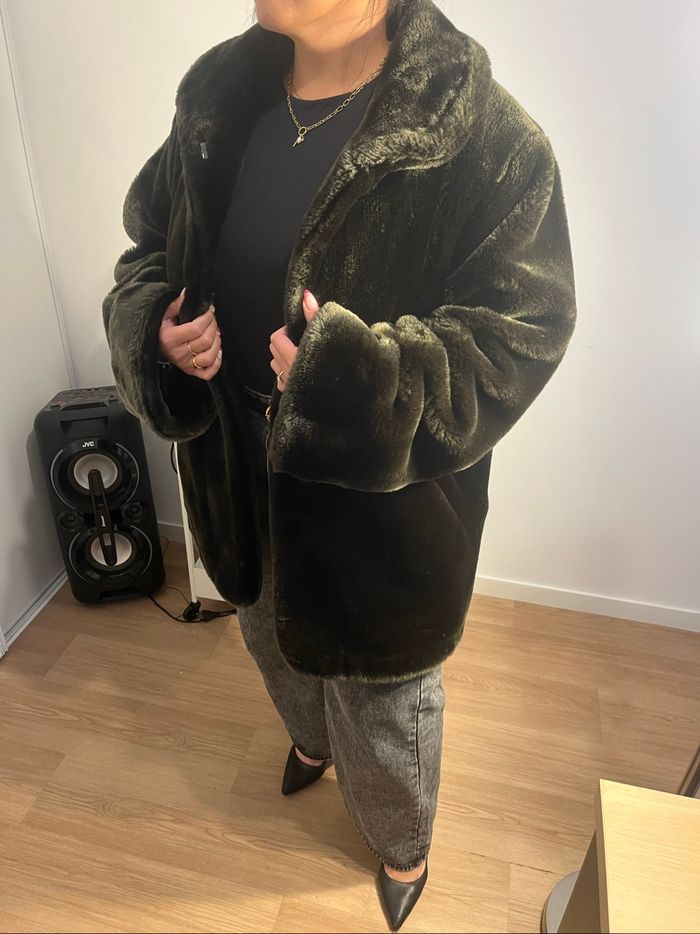 Manteau fausse fourrure - photo numéro 2