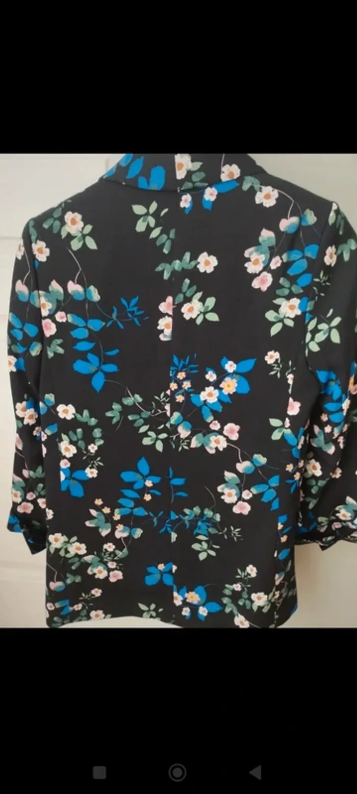 Veste noire à fleurs camaïeu 36 - photo numéro 4