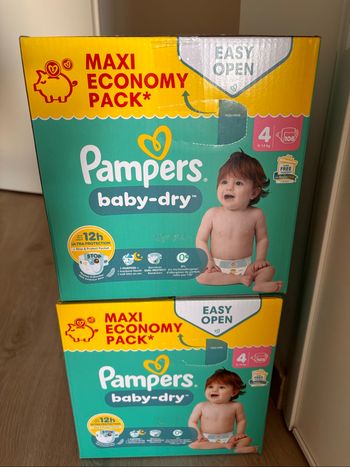 Couches Pampers baby dry
