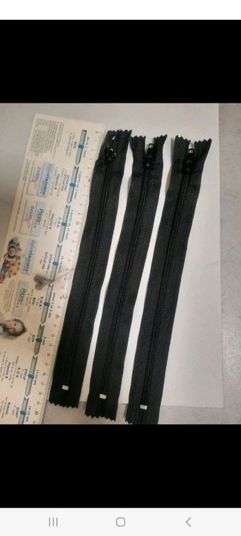 Fermeture éclairé normale noir 25cm le lot de 3