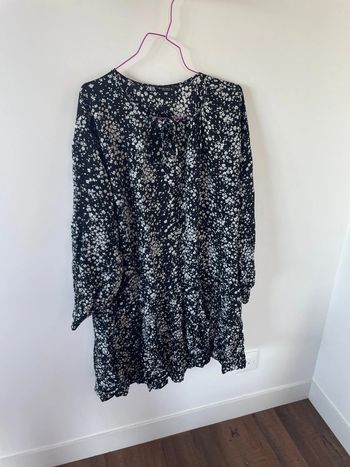 Robe Zara taille xl noire et fleur