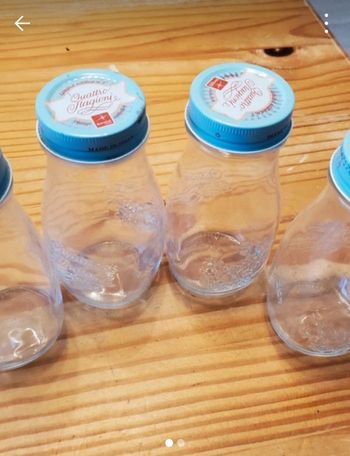 Lot 4 petites bouteilles