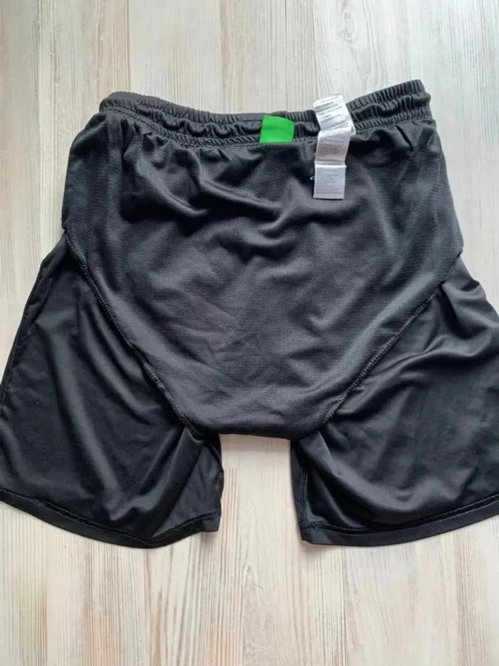 Short noir football taille S - photo numéro 7