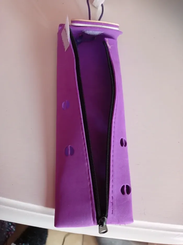 Trousse enfant en mousse violette - photo numéro 2