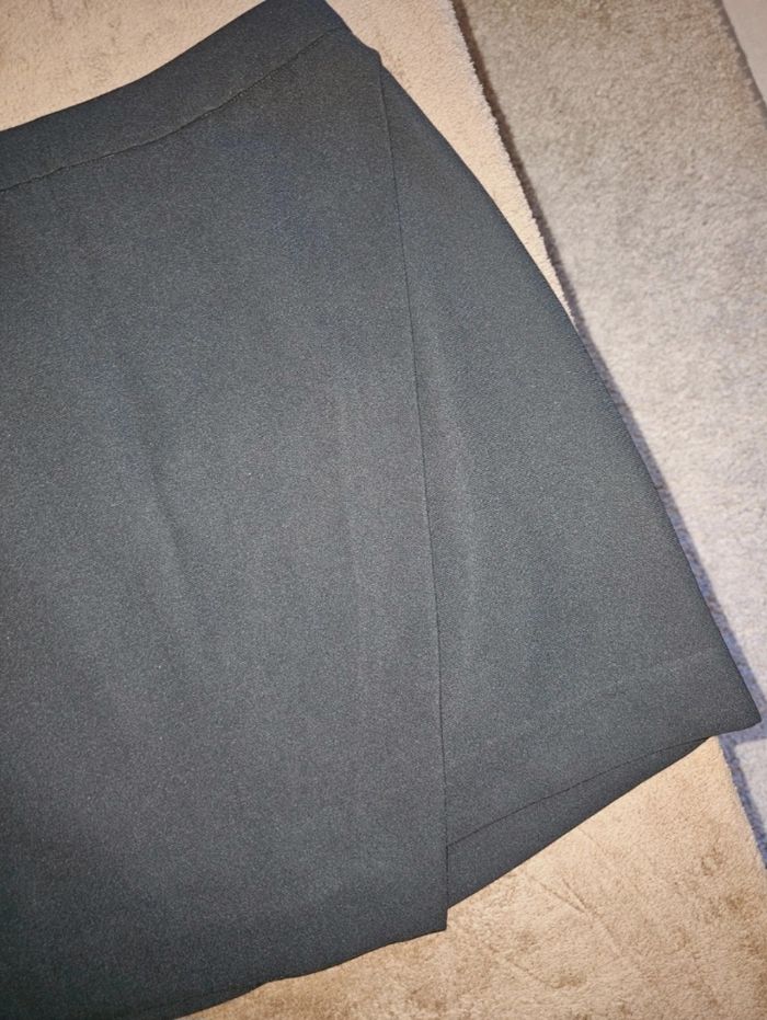 Mini-jupe noire - photo numéro 3