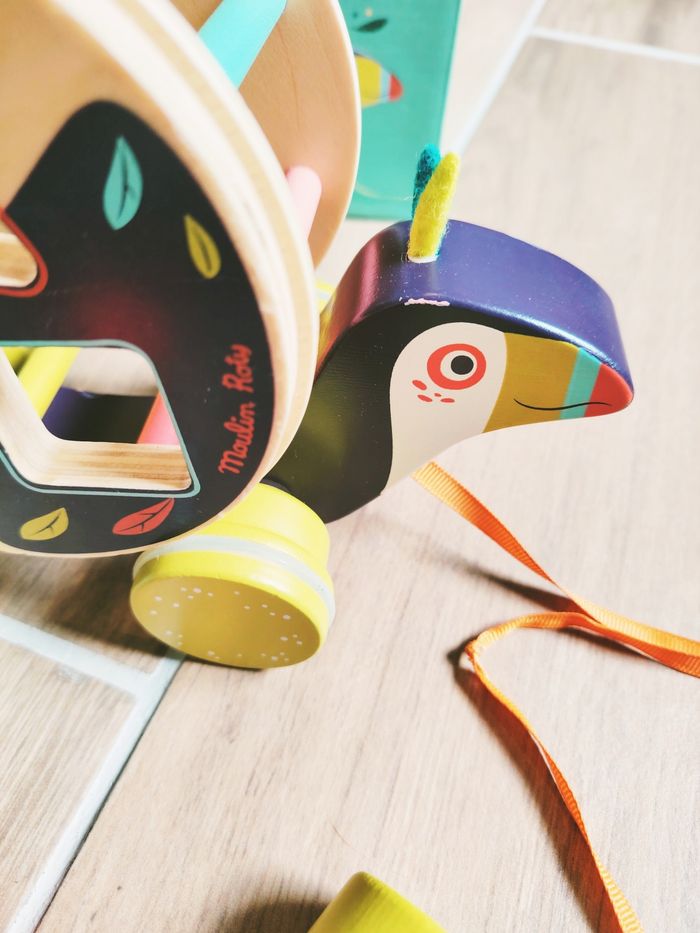 🦜Boîte à formes à tirer Pakou le Toucan en bois marque Moulin Roty - photo numéro 5
