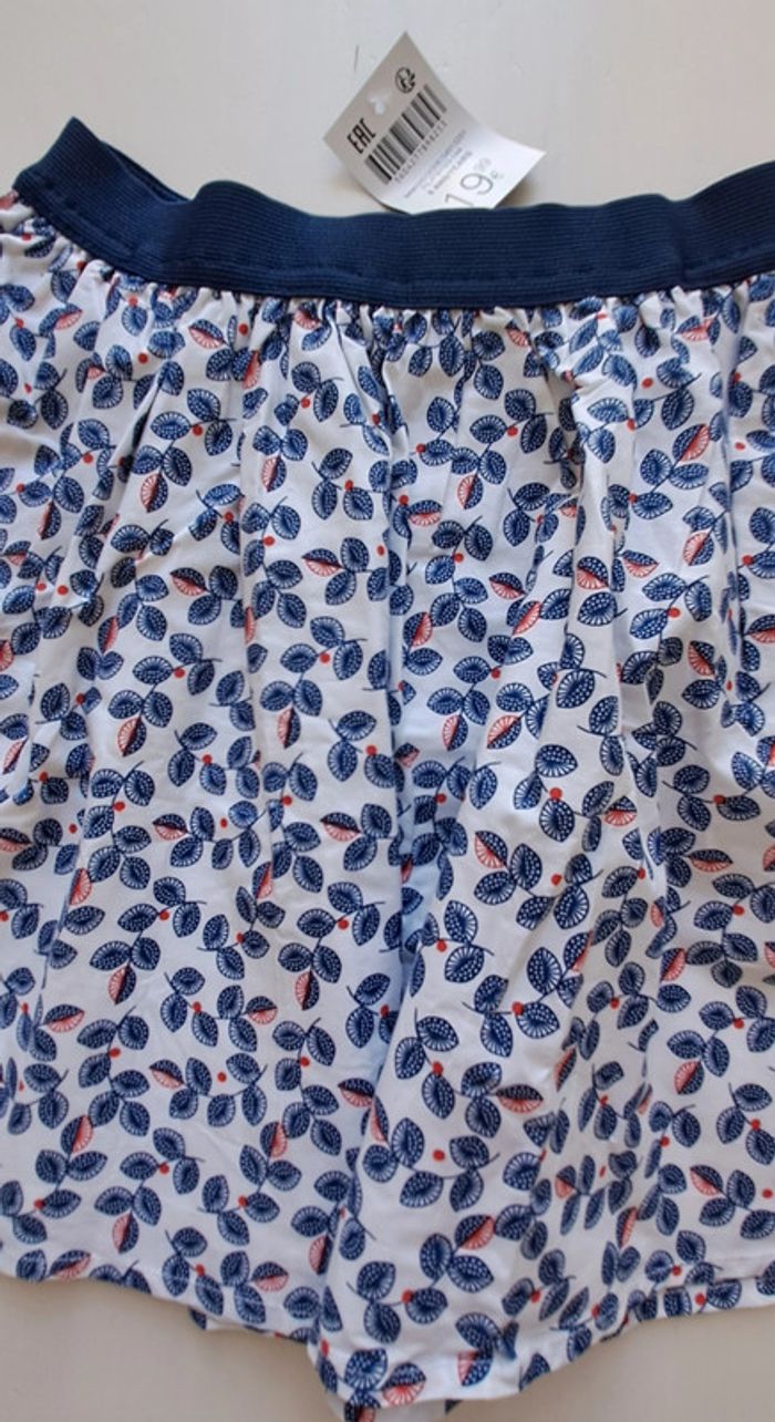 Jolie jupe Okaidi 8 ans neuve - photo numéro 3