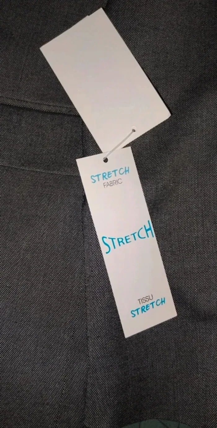 Veste de costume neuve avec étiquette Kiabi taille 52. Coupe regular tissu stretch - photo numéro 3
