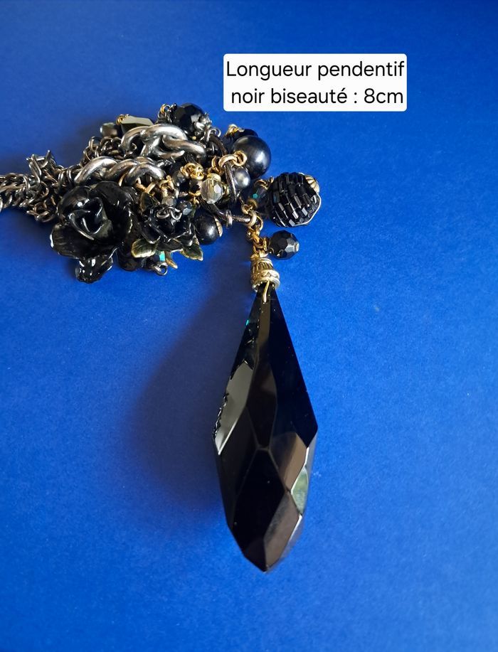 Collier court NEUF avec breloques perles et pendentif - photo numéro 3