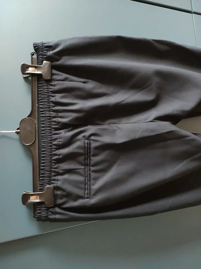 Pantalon noir - photo numéro 3