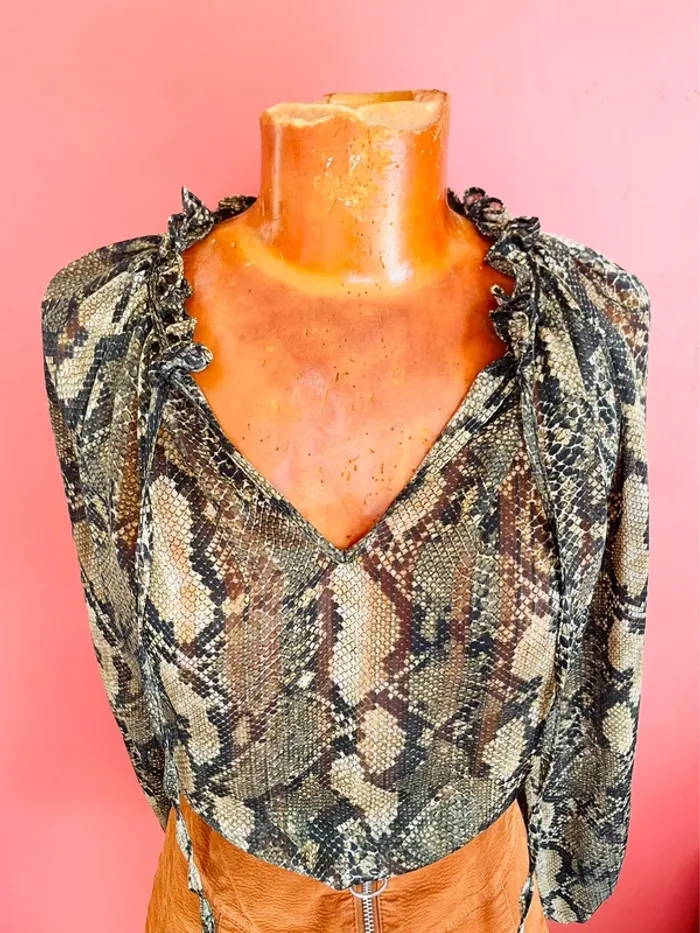 Jolie blouse imprimé python - photo numéro 3