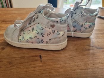 Chaussure fille taille 25