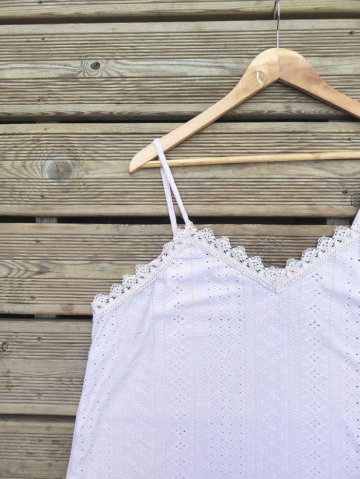 Top à fines bretelles à broderie anglaise – Rose Pâle – Shein 44 - photo numéro 3
