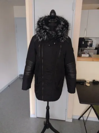 Parka Kaporal noire avec capuche fourrure – Taille L – Excellent état