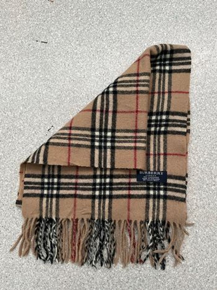 Écharpe Burberry - photo numéro 2