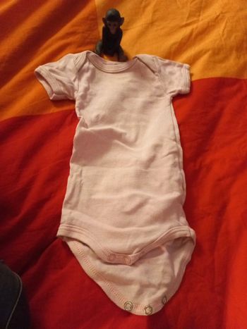 Body court coton rose pale de 0 a 3 mois