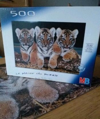 Puzzle MB " Trois tigres " 500 pièces. 