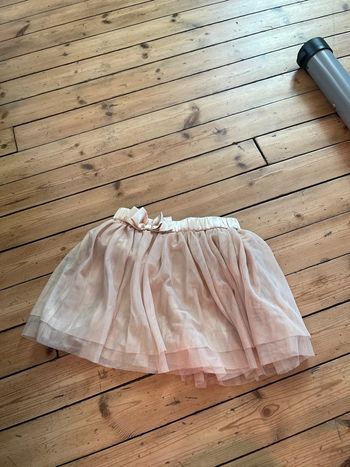 Jupe froufrou, tape-à-l’œil 12 ans