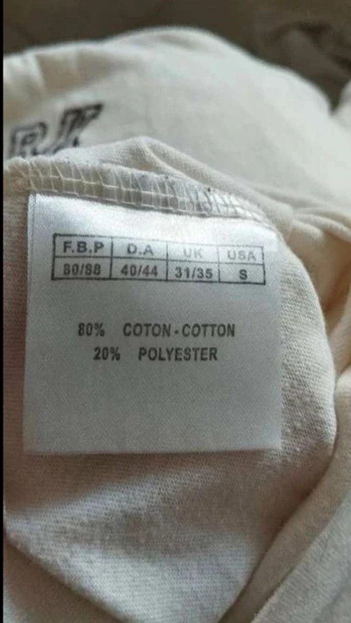 Tee-shirt homme crème avec  écritures - Taille  S, neuf  - 100%  coton excellent état - photo numéro 2