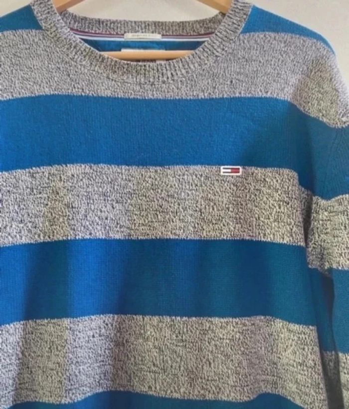 Très joli pull Tommy Hilfiger Taille L ( taille bien ) état neuf - photo numéro 2