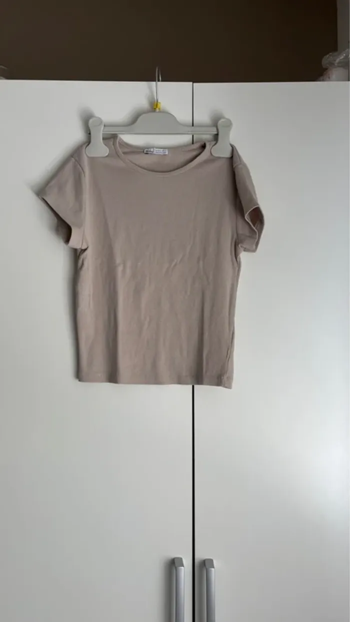 T shirt manches courtes beige bershka taille 12 ans