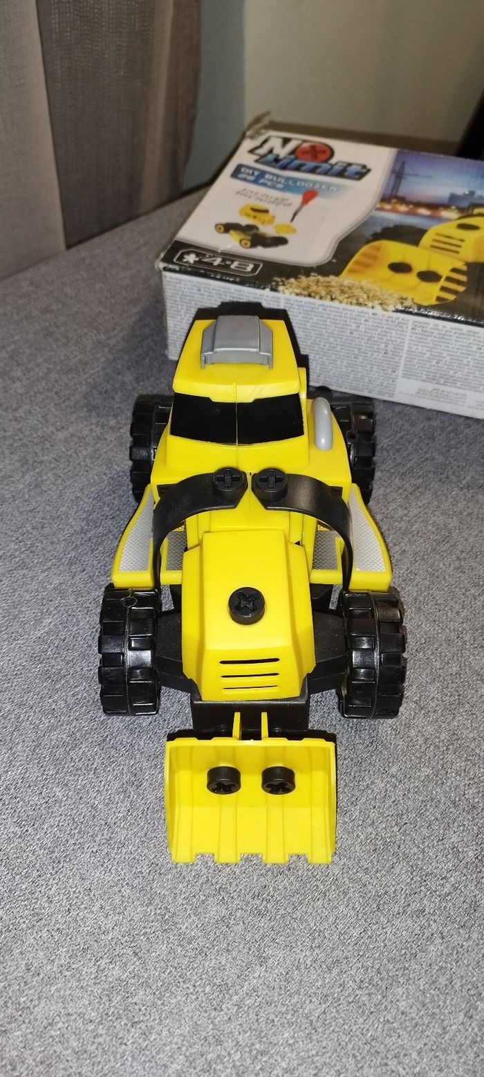 Bulldozer à monter - photo numéro 2