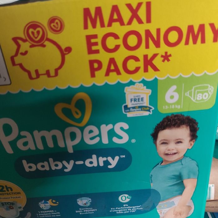 Couches Pampers baby dry taille 6