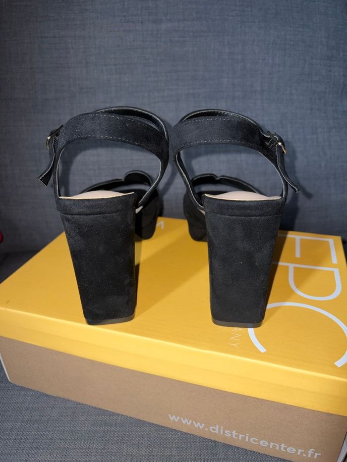 Talons noir femme - photo numéro 4