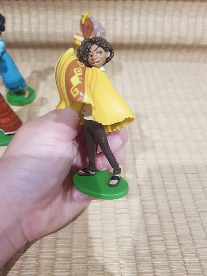 Lot de 9 figurines Encanto playset deluxe Disney Store - photo numéro 20