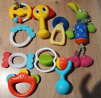 Lot de jouets d'éveil