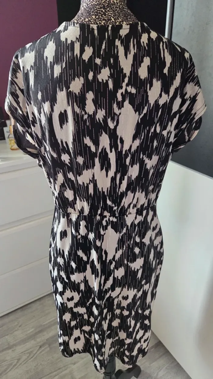 Robe Fine sans manche de chez Frenchy en Taille 40/L - photo numéro 7