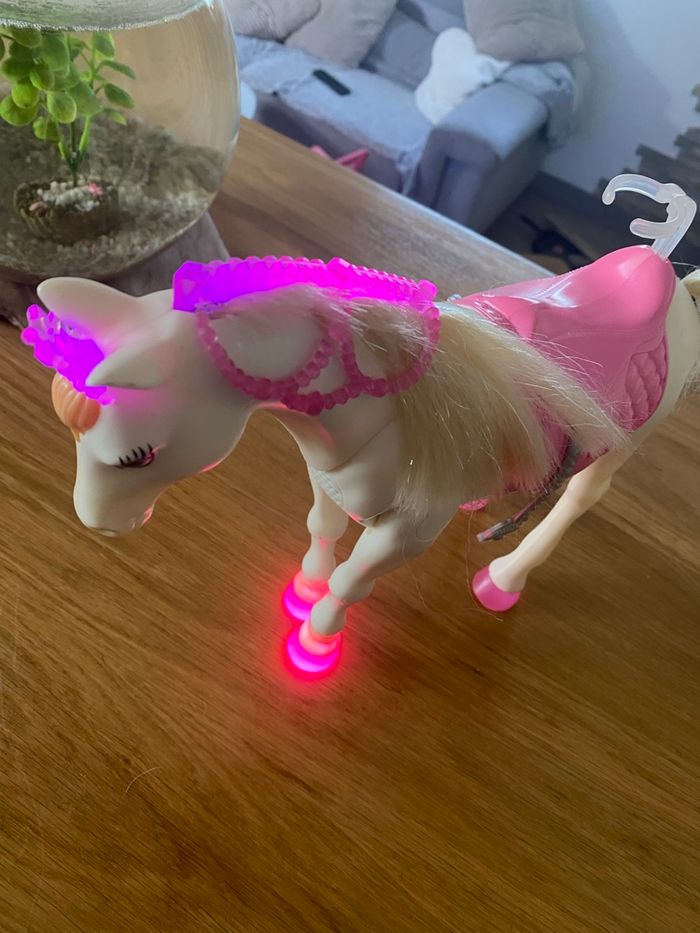 Cheval barbie lumineux sonore - photo numéro 3