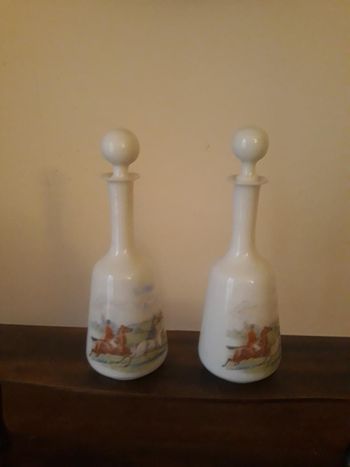 bouteilles flacons en opaline scène de cavalier ou de chasse