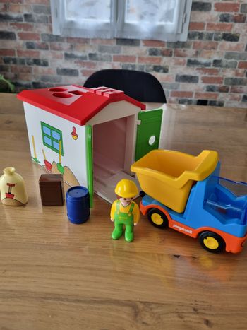 Camion benne avec son garage playmobil 1.2.3 complet 