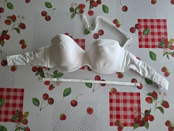 SOUTIEN-GORGE BLANC BANDEREAU BRETELLES AJUSTABLES AMOVIBLE AGRAPHE DOS  MARQUE ETAM TAILLE 85D