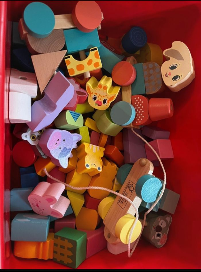 Lot de cubes / petit train en bois
