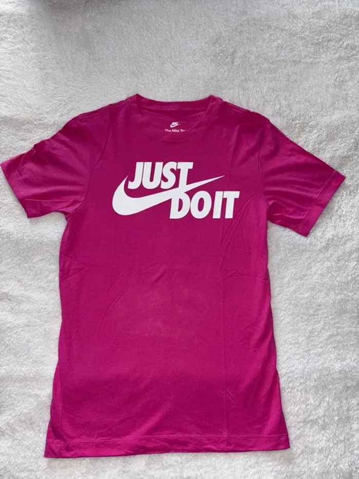 Teeshirt Nike rose