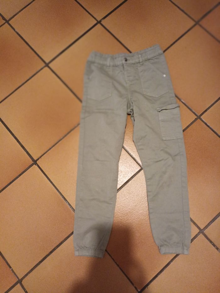 Pantalon cargo kaki vert 8 ans