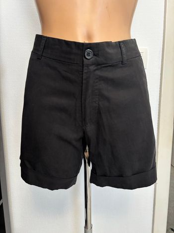 Short noir neuf