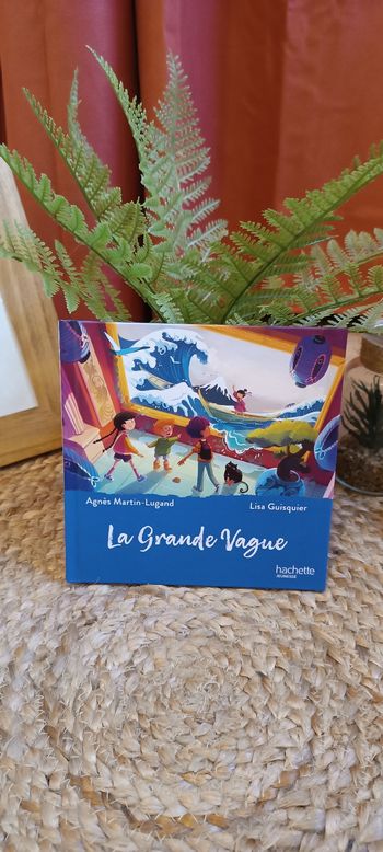 Livre Mc Do " Le musée magique " _ La Grande Vague.