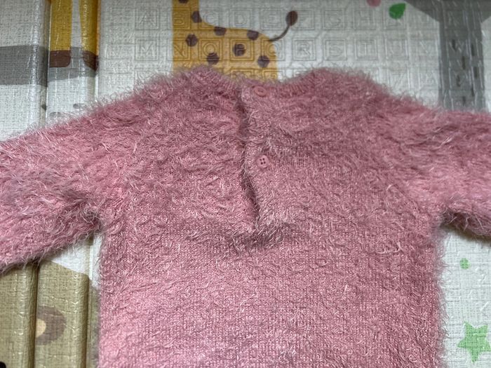 Pull duveteux/pelucheux - photo numéro 3