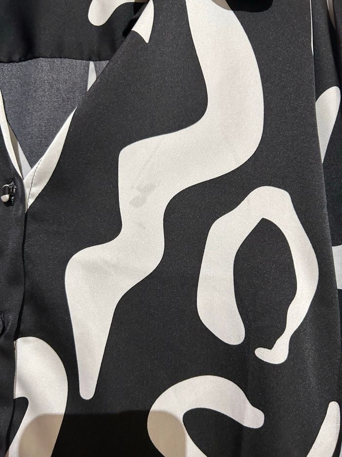 Chemise noire et blanche – Amisu – Taille S - photo numéro 2
