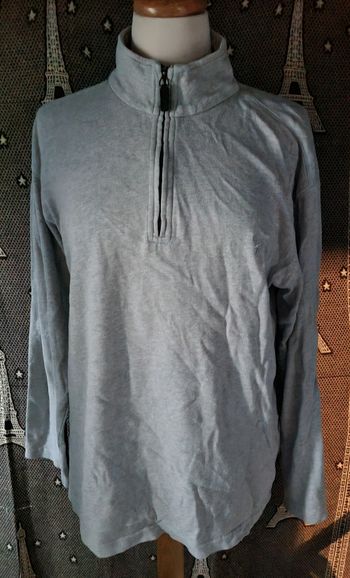 Pull gris à col zippée taille M