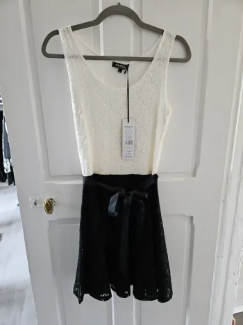 Robe dentelle morgan T.S